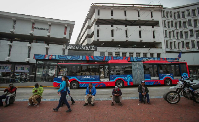 Trabajadores hablan de fallas en nuevos troles de Quito; Municipio descarta incidentes que afecten la operación