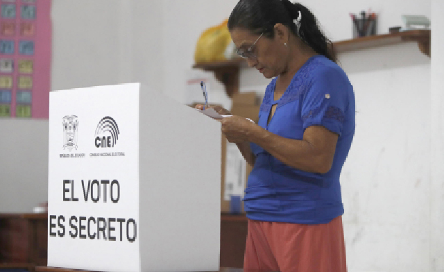 CNE notificó a 929 personas por fotografiar su voto en la segunda vuelta