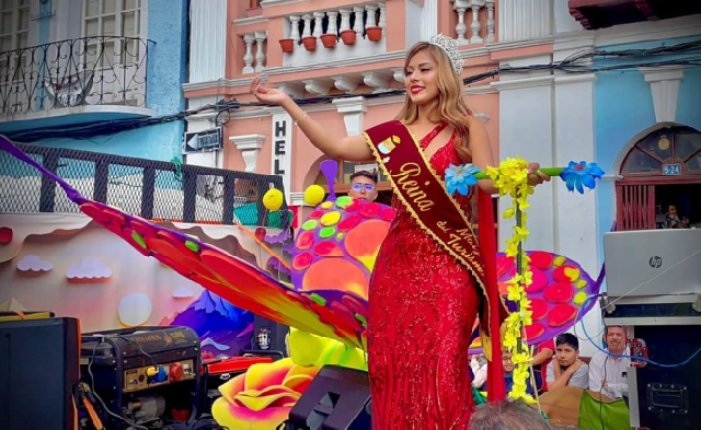 Reinas de Todo el Ecuador Engalanan el Desfile del Maíz y Turismo con su Presencia