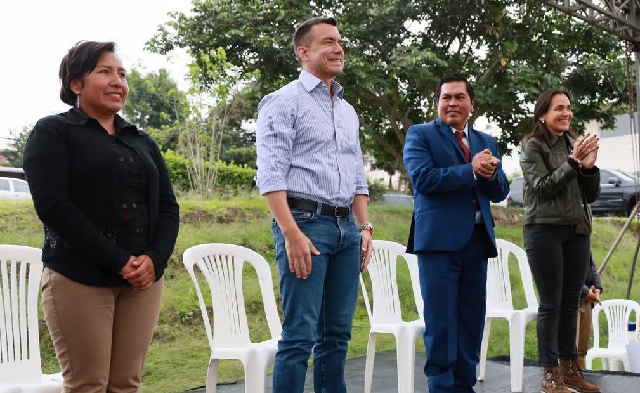 Gobierno de Noboa condonó más de usd 35.000 a la junta de riego de Tumbaco y entregó herramientas a agroproductores