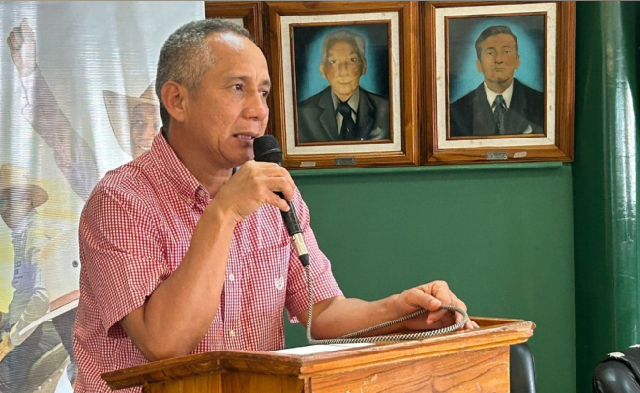 Galo Meza, alcalde de Balzar, fue destituido del cargo por violencia política de género; aún puede apelar
