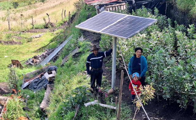 2,700 personas en zonas rurales acceden a electricidad mediante sistemas fotovoltaicos.