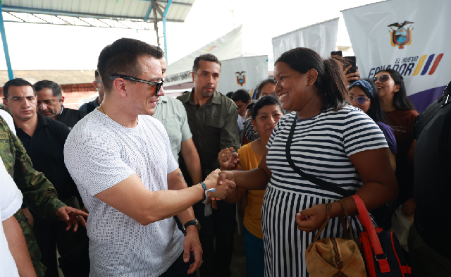 Feria de servicios ciudadanos del gobierno nacional llega a la comuna palmar con atención integral