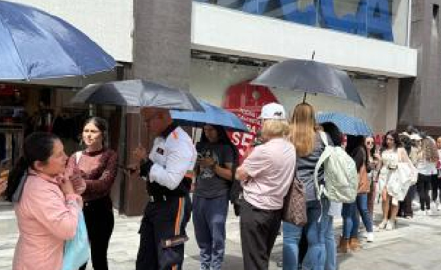 ¡Furor en Quito!; largas filas el primer día de preventa para el concierto de Shakira en Ecuador