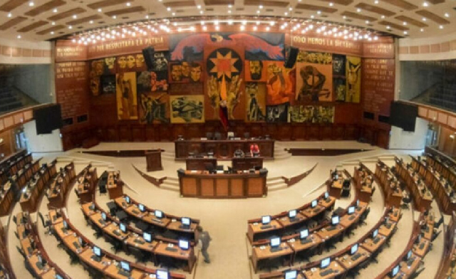 Asamblea Nacional analiza caso entre legisladores Valentina Centeno y Dominique Serrano