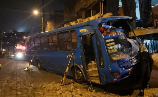 Prisión preventiva para conductor de bus tras siniestro mortal en Quito