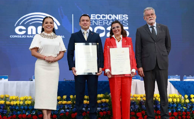 Daniel Noboa y María José Pinto reciben sus credenciales de Presidente y Vicepresidenta electos