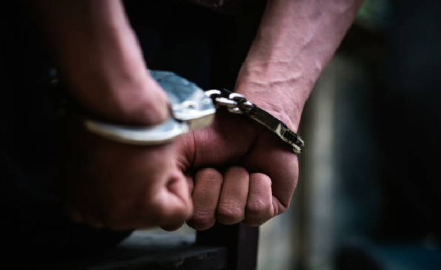 Policía Nacional desarticula una banda delictiva en la que estaría implicado un concejal del cantón La Libertad