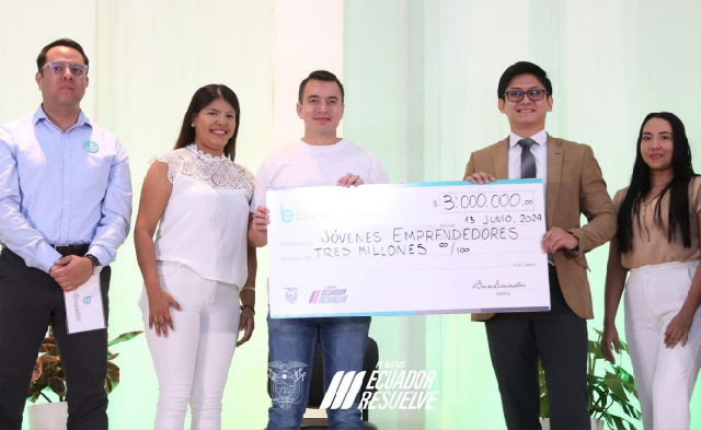 El presidente Noboa apuesta por el emprendimiento juvenil con créditos de Banecuador