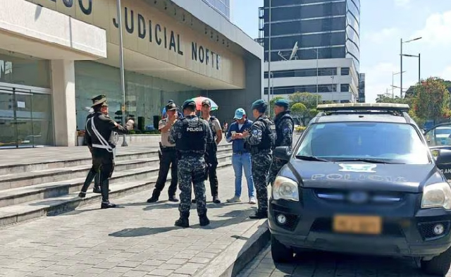 Policía descartó amenaza de bomba en el Complejo Judicial Norte, en Quito