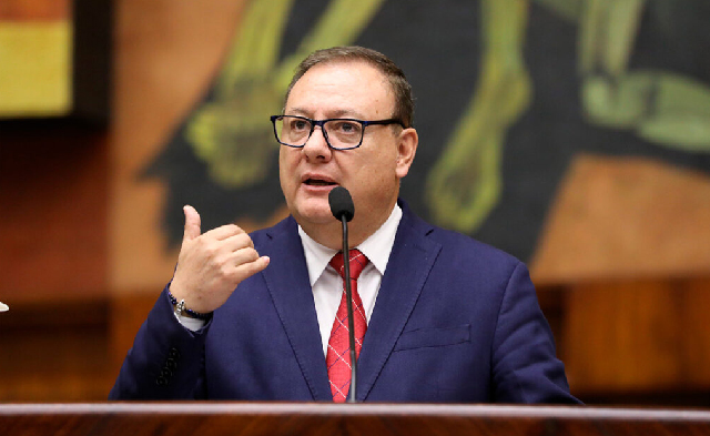 La Asamblea Nacional censura por unanimidad al exministro del Interior Juan Zapata.