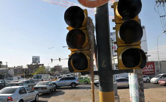 ¡14 horas sin luz!: Estos son los nuevos horarios de apagones en Quito del 25 al 27 de octubre del 2024