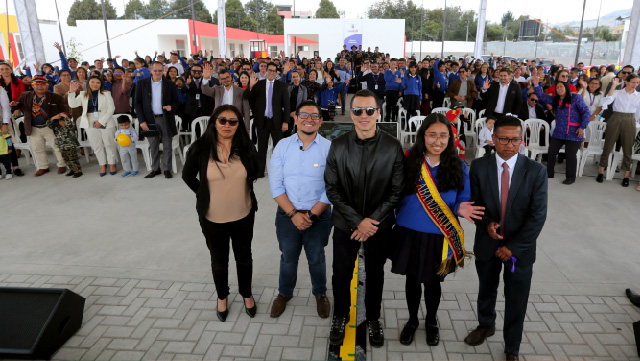 EL PRESIDENTE NOBOA INAUGURÓ LA UNIDAD EDUCATIVA ISABEL ROBALINO EN EL SUR DE LA CAPITAL