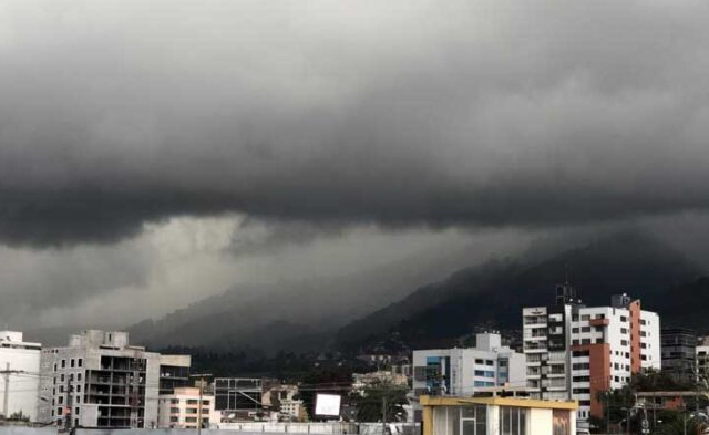 Fuertes lluvias en las zonas donde hubo devastadores incendios en Quito