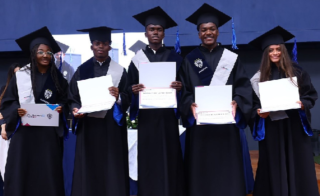 Ceremonia de Graduación del Colegio Reinvented IDV - Promoción 2024