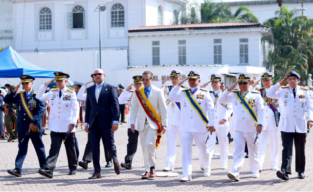 El presidente Noboa resaltó la valentía de la armada en su aniversario y conmemoración del combate Naval Jambelí