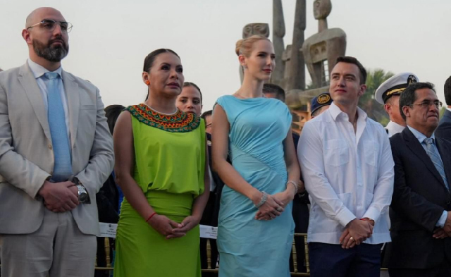 El Nuevo Ecuador celebra a Guayaquil: El presidente Noboa entregó 40.000 becas a mujeres y devolvió 1.600 becas de manutención para jóvenes
