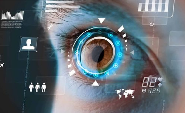 Arcotel advierte cuidado de datos biométricos tras masivo escaneo de iris en Ecuador