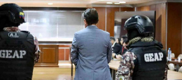 Exjuez testificó sobre oferta de restituir derechos políticos de Correa a cambio de favores