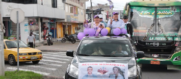 Multitudinaria caravana de ADN7 moviliza a Sangolquí en respaldo al binomio presidencial de Daniel Noboa y María José Pinto
