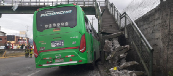 Cierres viales en el norte de Quito por siniestro en Calderón este 30 de marzo; existen varios heridos