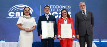 Daniel Noboa y María José Pinto reciben sus credenciales de Presidente y Vicepresidenta electos