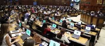 Eckenner Reader Recalde Álava y Paola Michael Jaramillo Zurita fueron designados como presidente y vicepresidenta de la Comisión del Derecho al Trabajo.