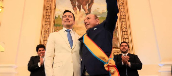 Daniel Noboa homenajea a su padre, Álvaro Noboa, con importante condecoración