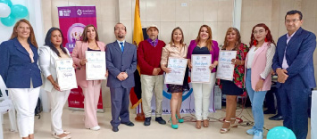La Aso. de Emprendedores y la Cámara de Comercio de la mujer Rumiñahui celebra el éxito empresarial y el empoderamiento femenino en el rostro de la Madre
