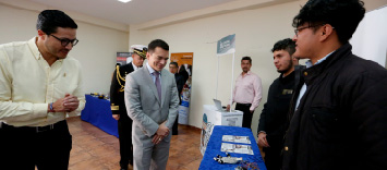 El nuevo Ecuador otorga ayudas económicas a 1.000 estudiantes de grupos prioritarios y financia proyectos de investigación
