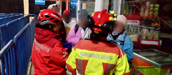 15 personas extraviadas en el Teleférico fueron rescatadas por los bomberos, en Quito