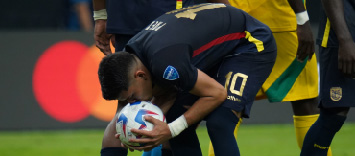 Kendry Páez y su receta para marcar de penal