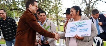 El nuevo ecuador resuelve: Presidente Noboa entregó incentivos agrícolas para productores de cotopaxi