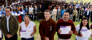 El presidente Noboa entregó becas que financian el 100 % de los estudios técnicos y tecnológicos